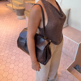 Vintage Leather Shoulder Bag for Women – Elegant Everyday Handbag